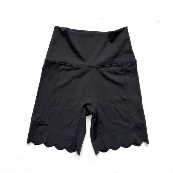 Offline By Aerie Goals Hi-Rise Bike Shorts Scalloped Hem, Size Small - Picture 1 of 6